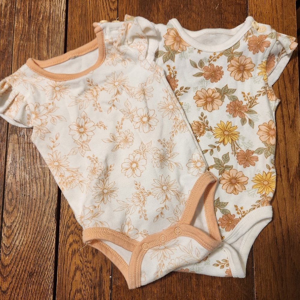 Chickpea Organic Floral Print Baby Onesies - Cream and Orange